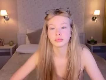 sky_lol1y from Chaturbate is Freechat