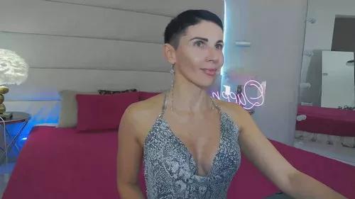 angelarie from Cherry is Freechat