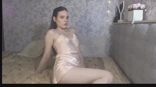 nicolepetite from Cherry is Freechat