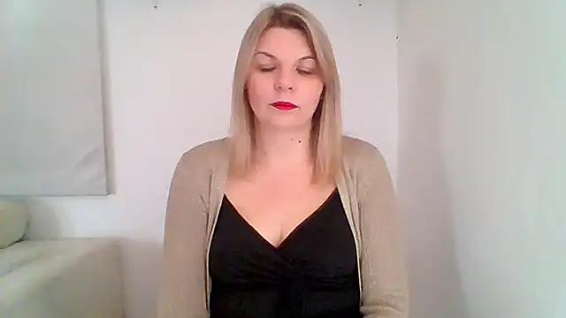 AdriannaFlirt from StripChat is Freechat