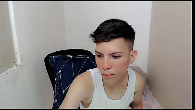 Alexxx_lov from StripChat is Freechat