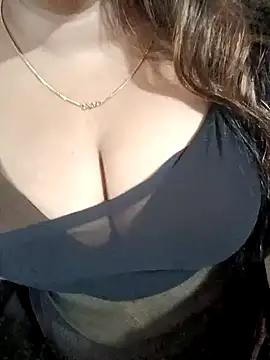 Beautyy38 from StripChat is Freechat