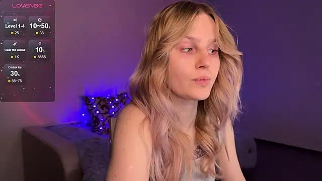 Chanel_Gill from StripChat is Freechat