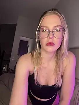 Chloemillerrxx_ from StripChat is Freechat