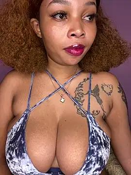 CreamyBerryy from StripChat is Freechat