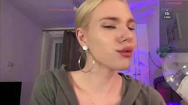 DanielPaige_ from StripChat is Freechat