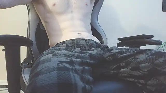 drakecumm690 from StripChat is Freechat