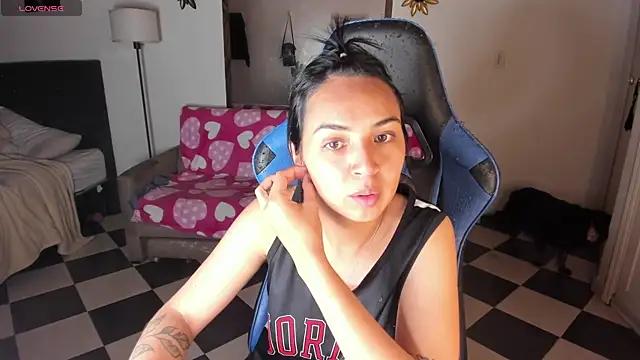 Emily_Nicole from StripChat is Freechat