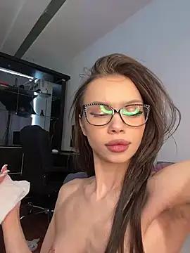 Emily_Walkers from StripChat is Freechat