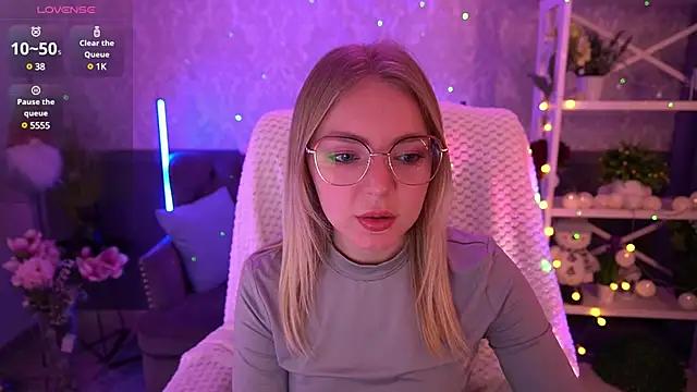 EmilySunshineS from StripChat is Freechat