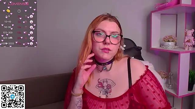 Harley__snake from StripChat is Freechat