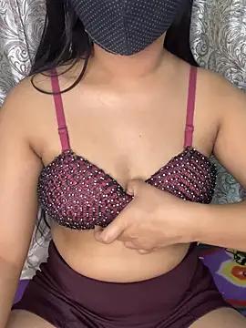 Hotty_Sara on StripChat