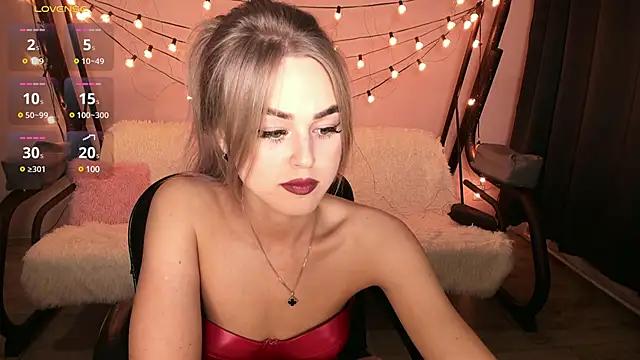 KarolinaHayes from StripChat is Freechat