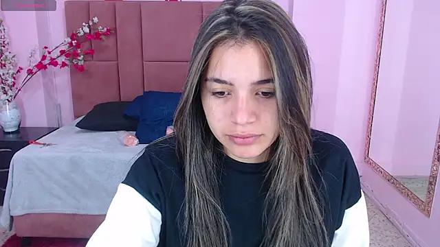 Leah_Means_ from StripChat is Freechat