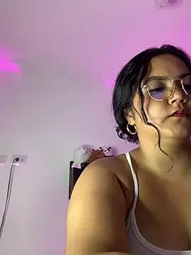 Leah_yuah_ from StripChat is Freechat