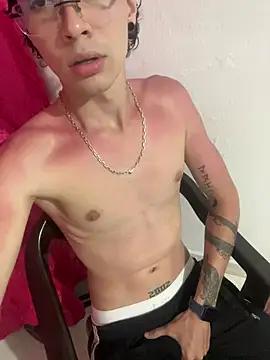 liamhottxx from StripChat is Freechat