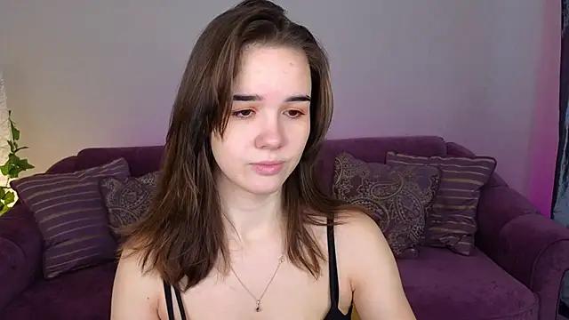 LindaRobertz from StripChat is Freechat