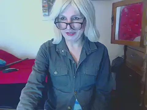 LorenJade from StripChat is Freechat