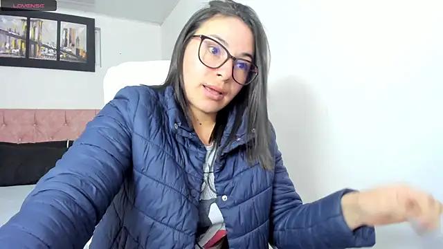 lorennrous from StripChat is Freechat