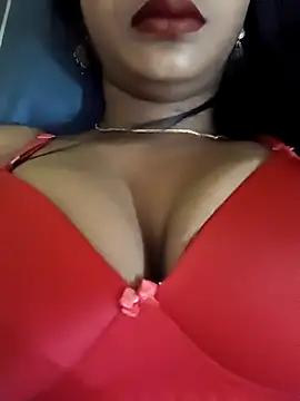 Loveliee from StripChat is Freechat