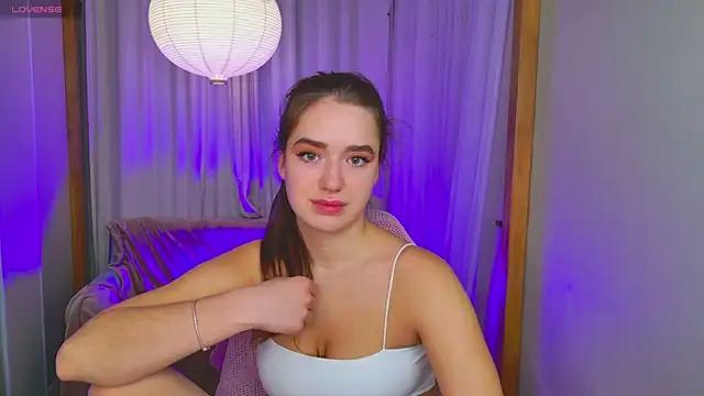 LovelyJessie from StripChat is Freechat