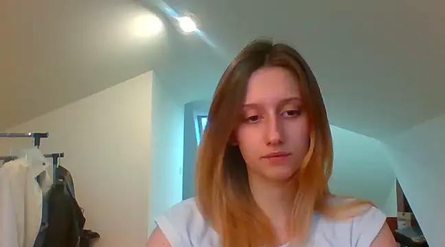 LUNA_delight from StripChat is Freechat