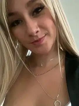 MaryDeniro from StripChat is Freechat