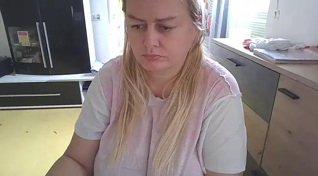 Meliss_Official9 from StripChat is Freechat