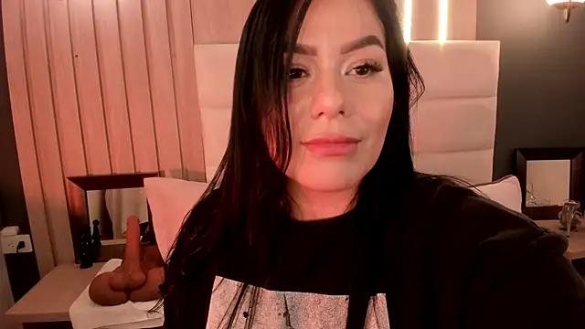 Miah_gomez_ from StripChat is Freechat