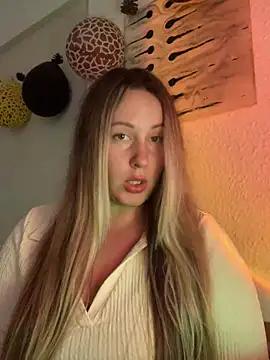 Mona_Plus from StripChat is Freechat