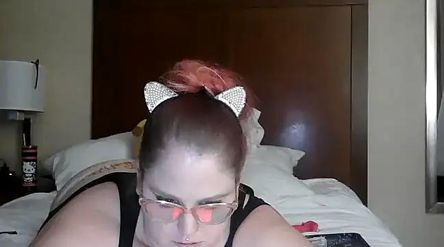 mysticlynn420 from StripChat is Freechat