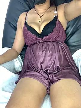 NaughtyKellaSL from StripChat is Freechat