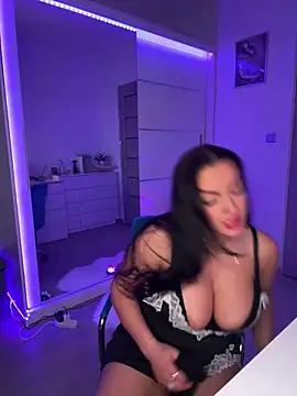 Oliviaroselive from StripChat is Freechat