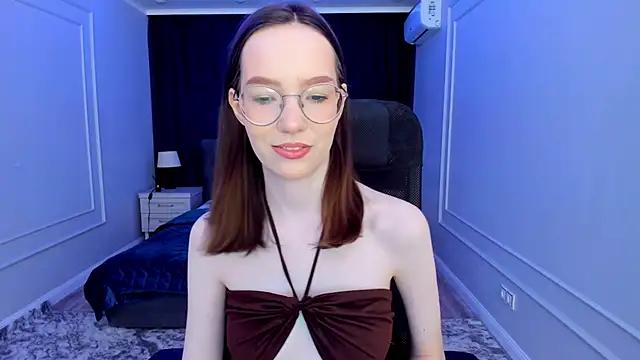 RiskyBeauty_1 on StripChat