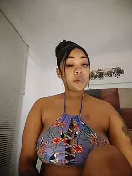 sexyTHANDO from StripChat is Freechat