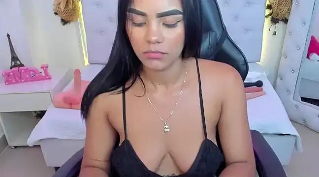 silvana__miller from StripChat is Freechat