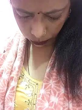 Urmila_bhabhii from StripChat is Freechat