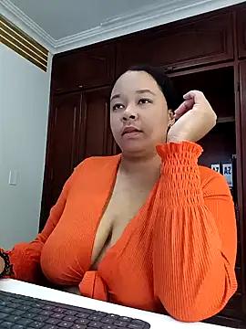 XMara from StripChat is Freechat